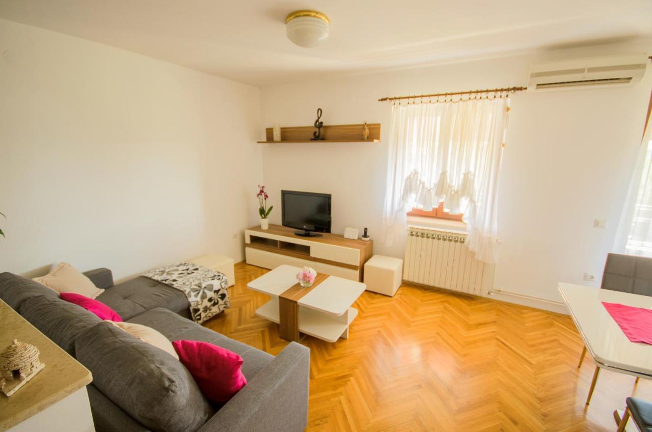 Apartment Ivis ヴィンクラン エクステリア 写真